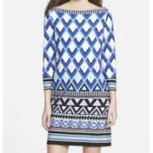 🆕 •Eliza J• V Cut Back Dress